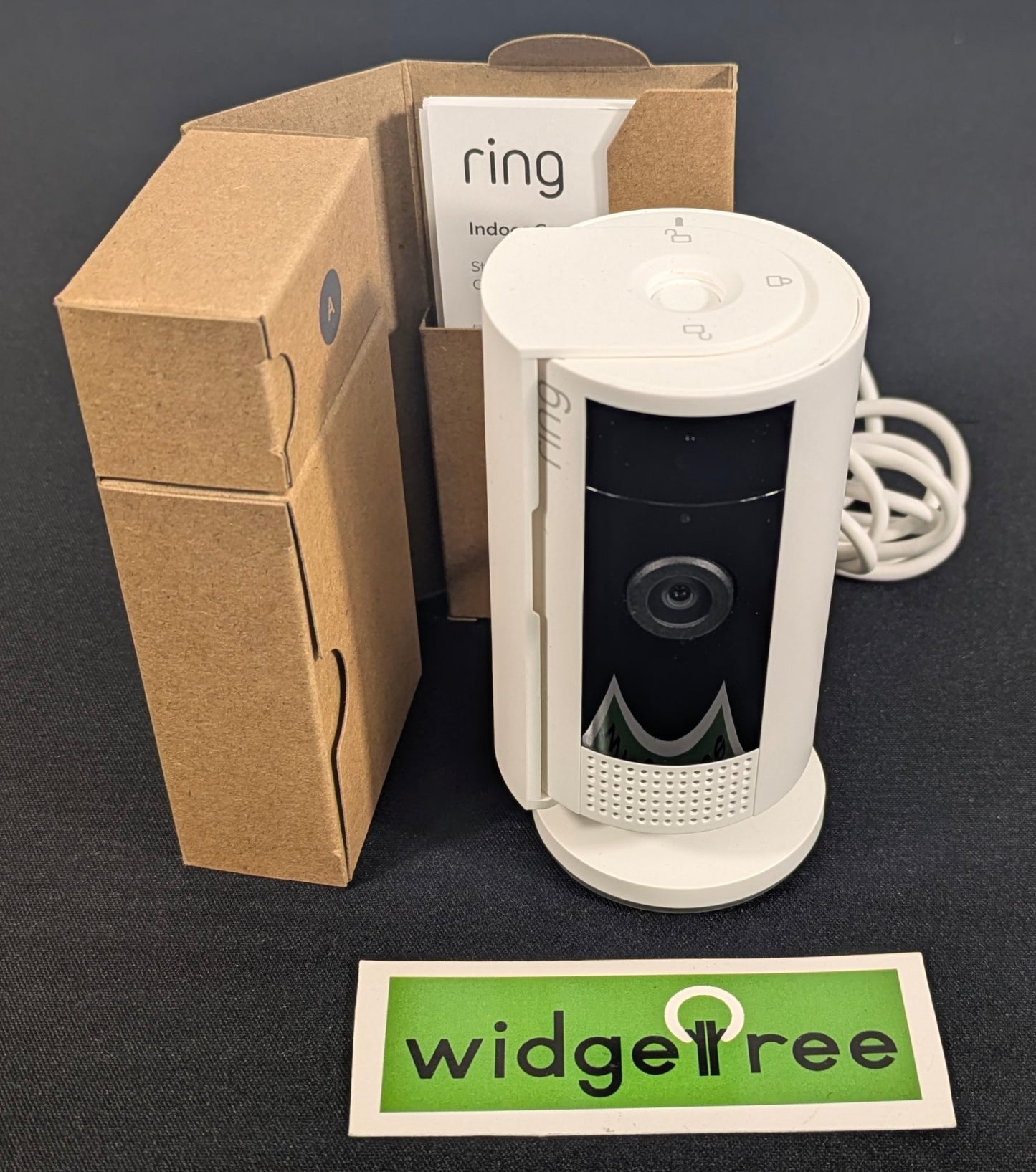 Ring Full HD Indoor Plug-In Cam - B0B6GLQJMV /  Used