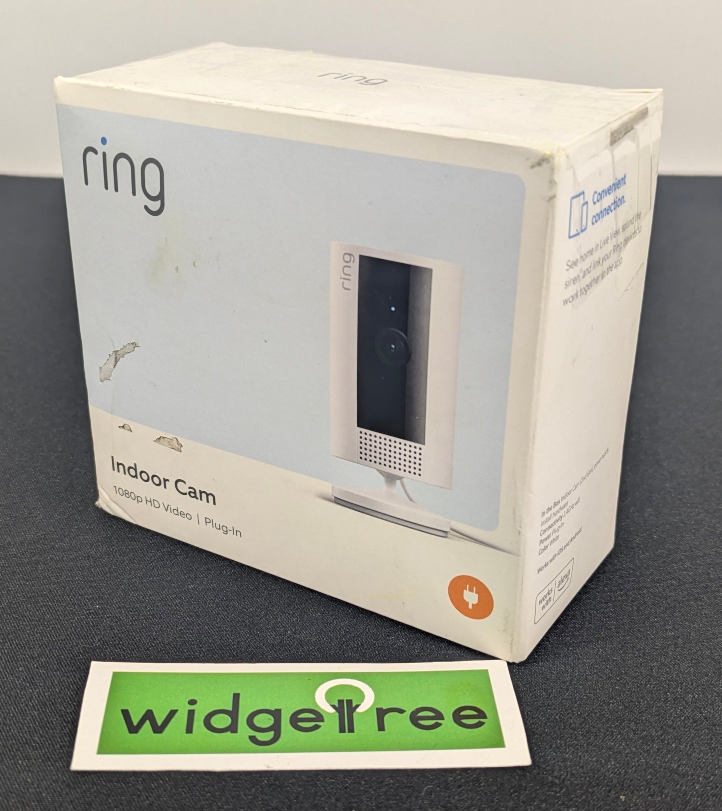 Ring Full HD Indoor Plug-In Cam - B0B6GLQJMV /  Used