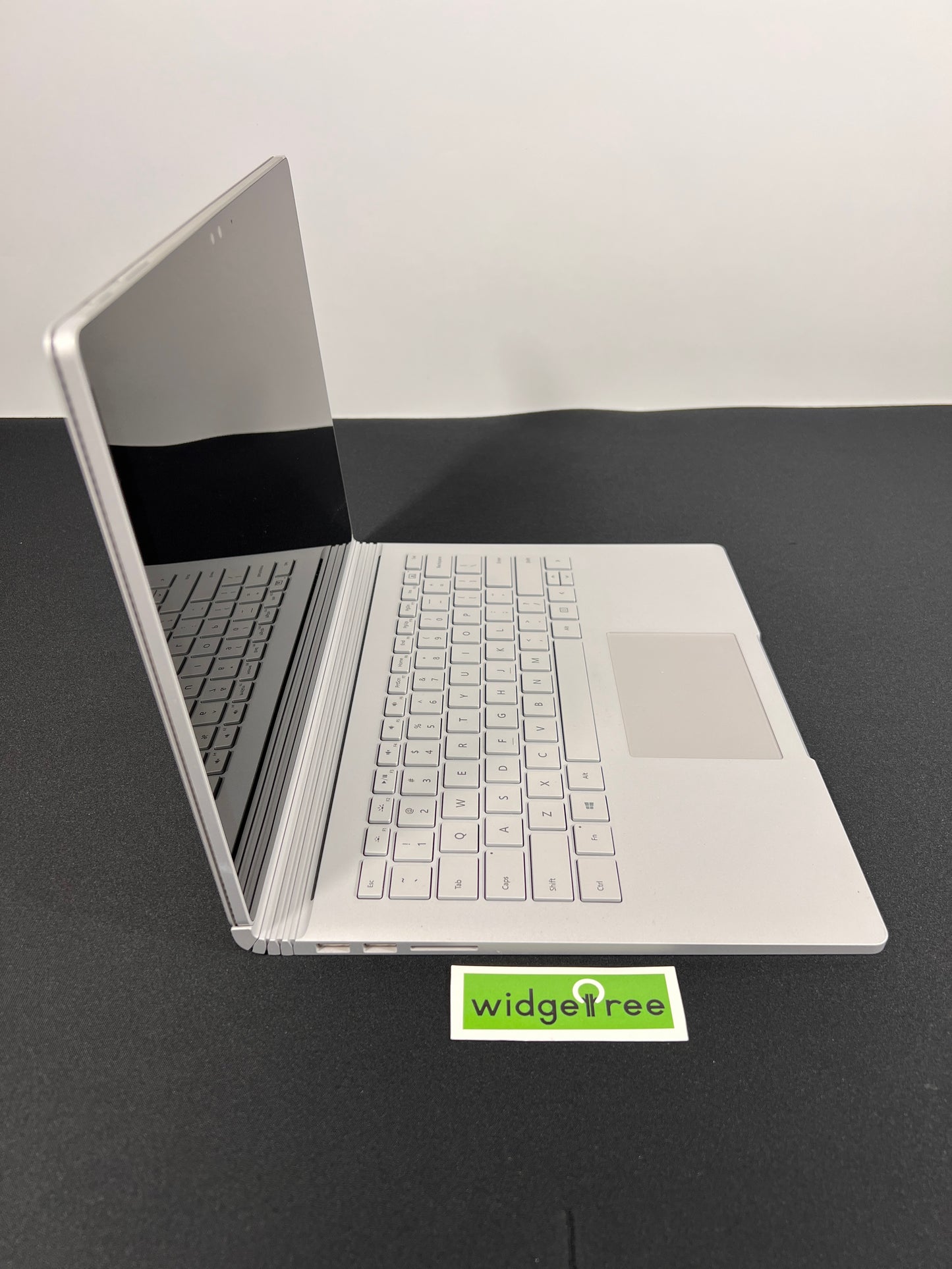 Surface Book (1st Gen)i7-6600U 2.8GHz 8GB 256GB WIN10PRO